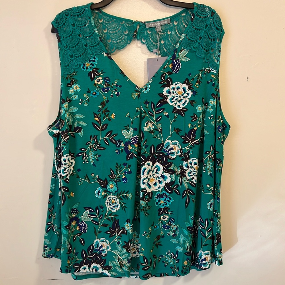 Daniel Rainn 3x Sleeveless Green Blouse Crochet Trim Floral Print V-Neck NWT